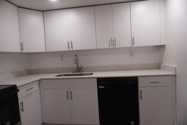 1250 NE 125th Street 216d, North Miami, FL 33161