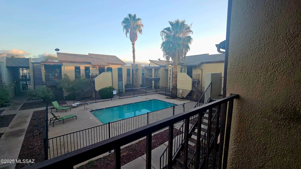 1620 N Wilmot Rd Unit F231, Tucson, AZ 85712