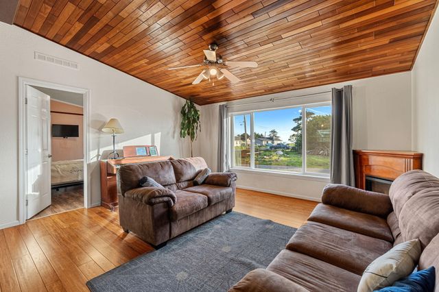 360 Grand Avenue, Crescent City, CA 95531