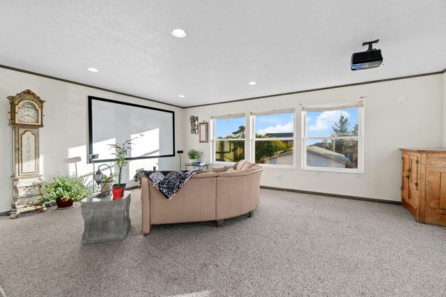 360 Grand Avenue, Crescent City, CA 95531