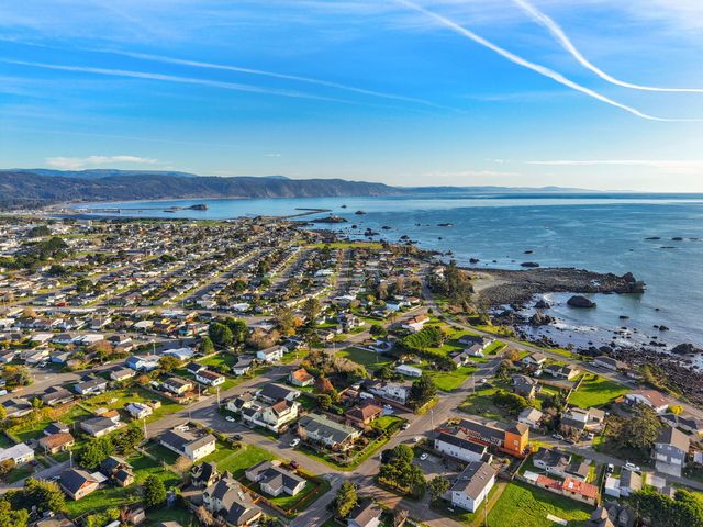 360 Grand Avenue, Crescent City, CA 95531