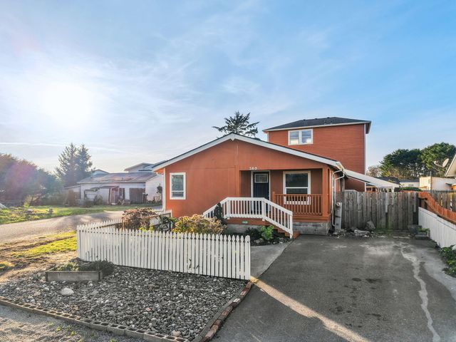 360 Grand Avenue, Crescent City, CA 95531