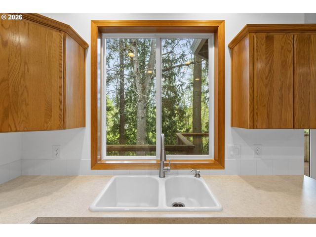 2321 Ne ESTATE Dr, Hillsboro, OR 97124