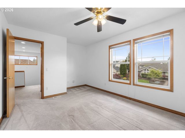 2321 Ne ESTATE Dr, Hillsboro, OR 97124