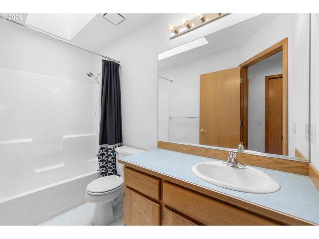 2321 Ne ESTATE Dr, Hillsboro, OR 97124