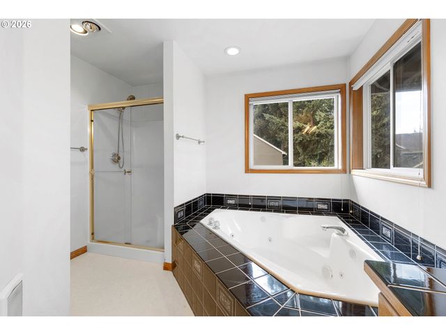 2321 Ne ESTATE Dr, Hillsboro, OR 97124