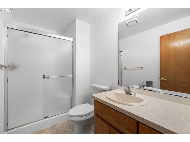 2321 Ne ESTATE Dr, Hillsboro, OR 97124