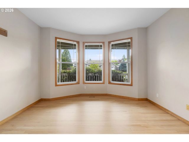 2321 Ne ESTATE Dr, Hillsboro, OR 97124