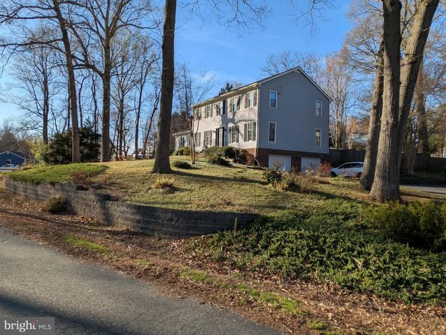 410 COLLINGWOOD DR, Fredericksburg, VA 22405