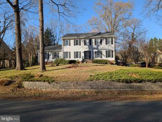 410 COLLINGWOOD DR, Fredericksburg, VA 22405