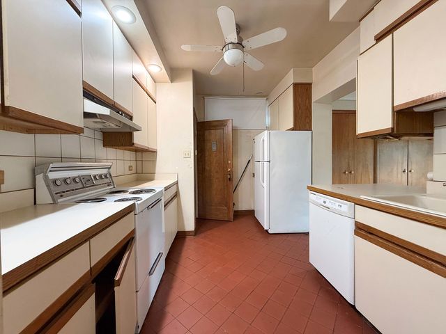 441 S Princeton Avenue, Villa Park, IL 60181