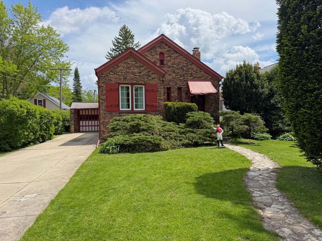 441 S Princeton Avenue, Villa Park, IL 60181