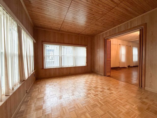 441 S Princeton Avenue, Villa Park, IL 60181