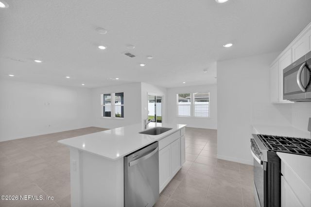 7082 SANDPERCH Street, Jacksonville, FL 32244