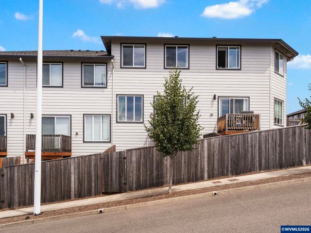1989 Kari Dawn Av SE, Salem, OR 97306