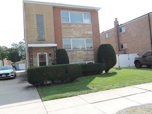 6329 W Touhy Avenue, Chicago, IL 60646