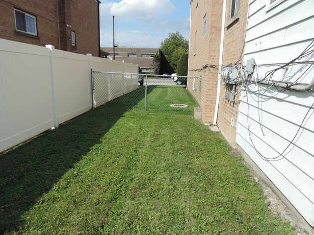 6329 W Touhy Avenue, Chicago, IL 60646