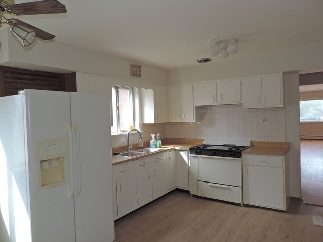 6329 W Touhy Avenue, Chicago, IL 60646