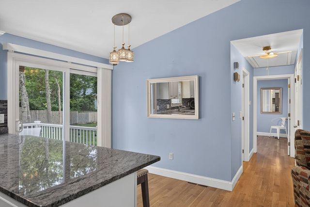 545 Lincoln Rd Ext, Barnstable, MA 02601