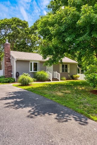 545 Lincoln Rd Ext, Barnstable, MA 02601