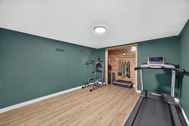 545 Lincoln Rd Ext, Barnstable, MA 02601