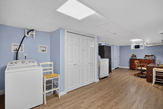 545 Lincoln Rd Ext, Barnstable, MA 02601