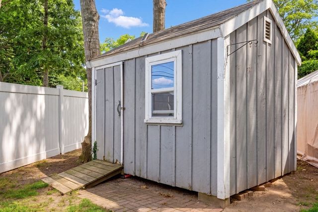 545 Lincoln Rd Ext, Barnstable, MA 02601