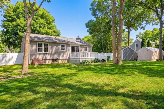 545 Lincoln Rd Ext, Barnstable, MA 02601