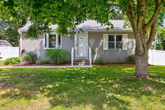 545 Lincoln Rd Ext, Barnstable, MA 02601