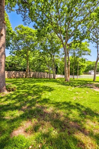 545 Lincoln Rd Ext, Barnstable, MA 02601
