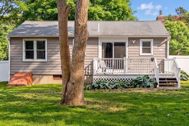 545 Lincoln Rd Ext, Barnstable, MA 02601