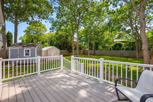 545 Lincoln Rd Ext, Barnstable, MA 02601