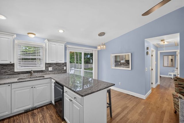 545 Lincoln Rd Ext, Barnstable, MA 02601