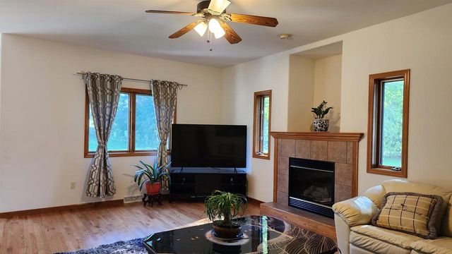 4205 Monarch Court, Middleton, WI 53562