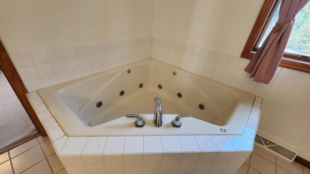 4205 Monarch Court, Middleton, WI 53562