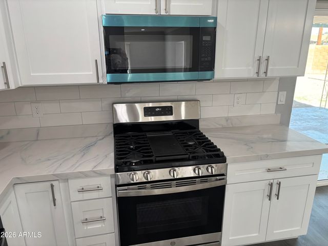 3902 W MCLELLAN Boulevard, Phoenix, AZ 85019