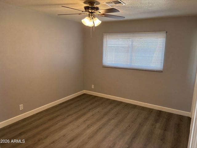 3902 W MCLELLAN Boulevard, Phoenix, AZ 85019