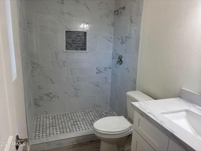 3902 W MCLELLAN Boulevard, Phoenix, AZ 85019