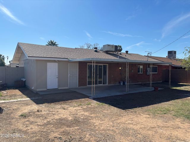 3902 W MCLELLAN Boulevard, Phoenix, AZ 85019