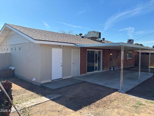 3902 W MCLELLAN Boulevard, Phoenix, AZ 85019