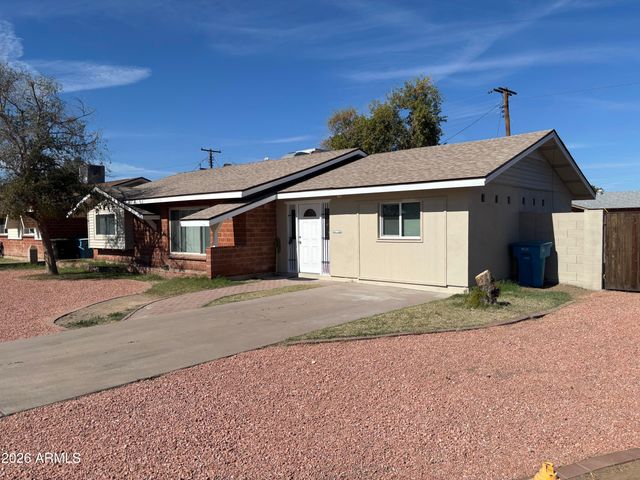 3902 W MCLELLAN Boulevard, Phoenix, AZ 85019