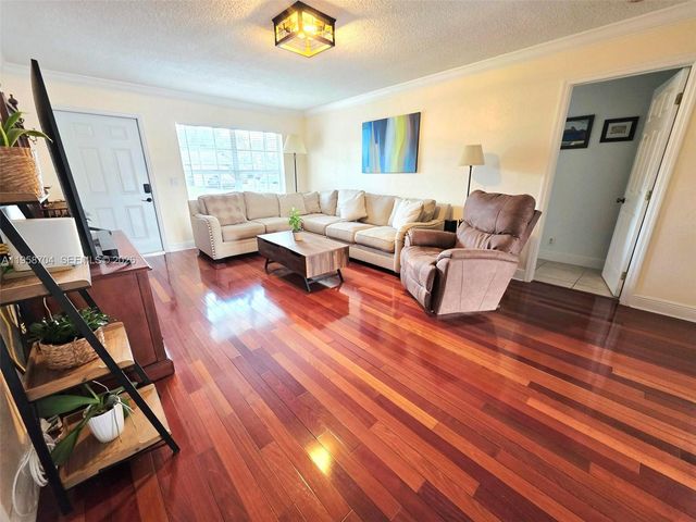 3371 NW 67th St, Fort Lauderdale, FL 33309