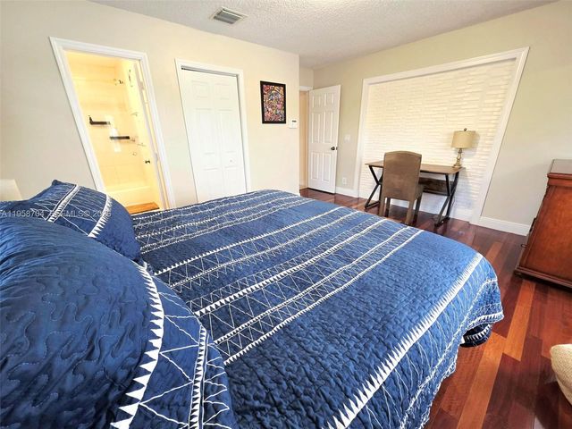 3371 NW 67th St, Fort Lauderdale, FL 33309