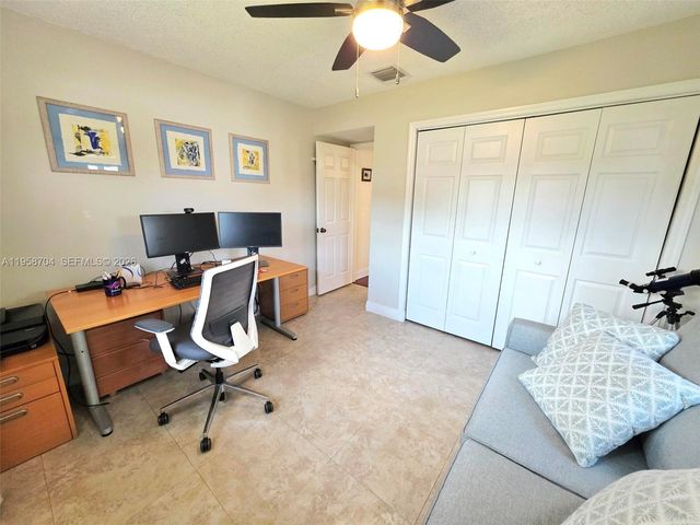 3371 NW 67th St, Fort Lauderdale, FL 33309