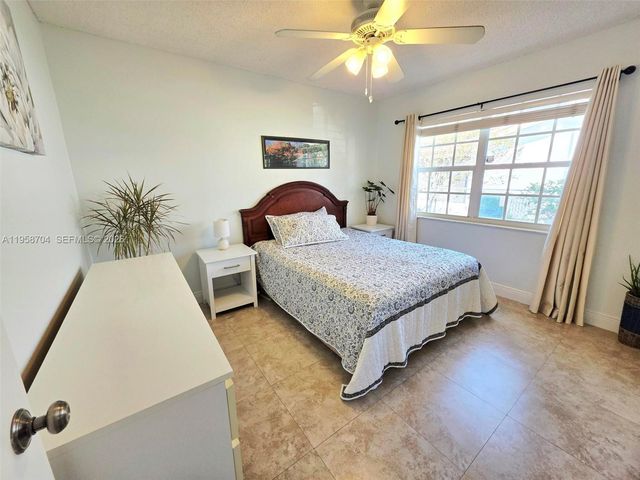 3371 NW 67th St, Fort Lauderdale, FL 33309