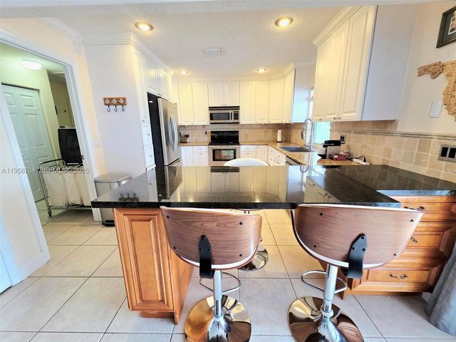 3371 NW 67th St, Fort Lauderdale, FL 33309