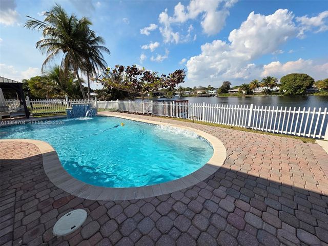 3371 NW 67th St, Fort Lauderdale, FL 33309