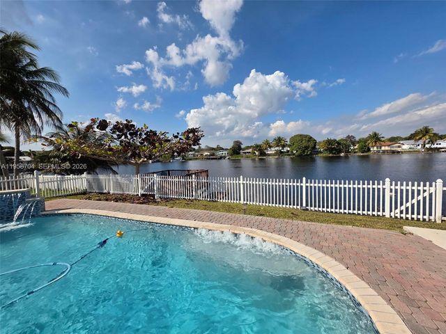 3371 NW 67th St, Fort Lauderdale, FL 33309