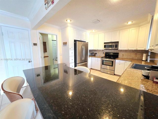 3371 NW 67th St, Fort Lauderdale, FL 33309