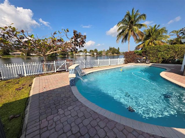 3371 NW 67th St, Fort Lauderdale, FL 33309
